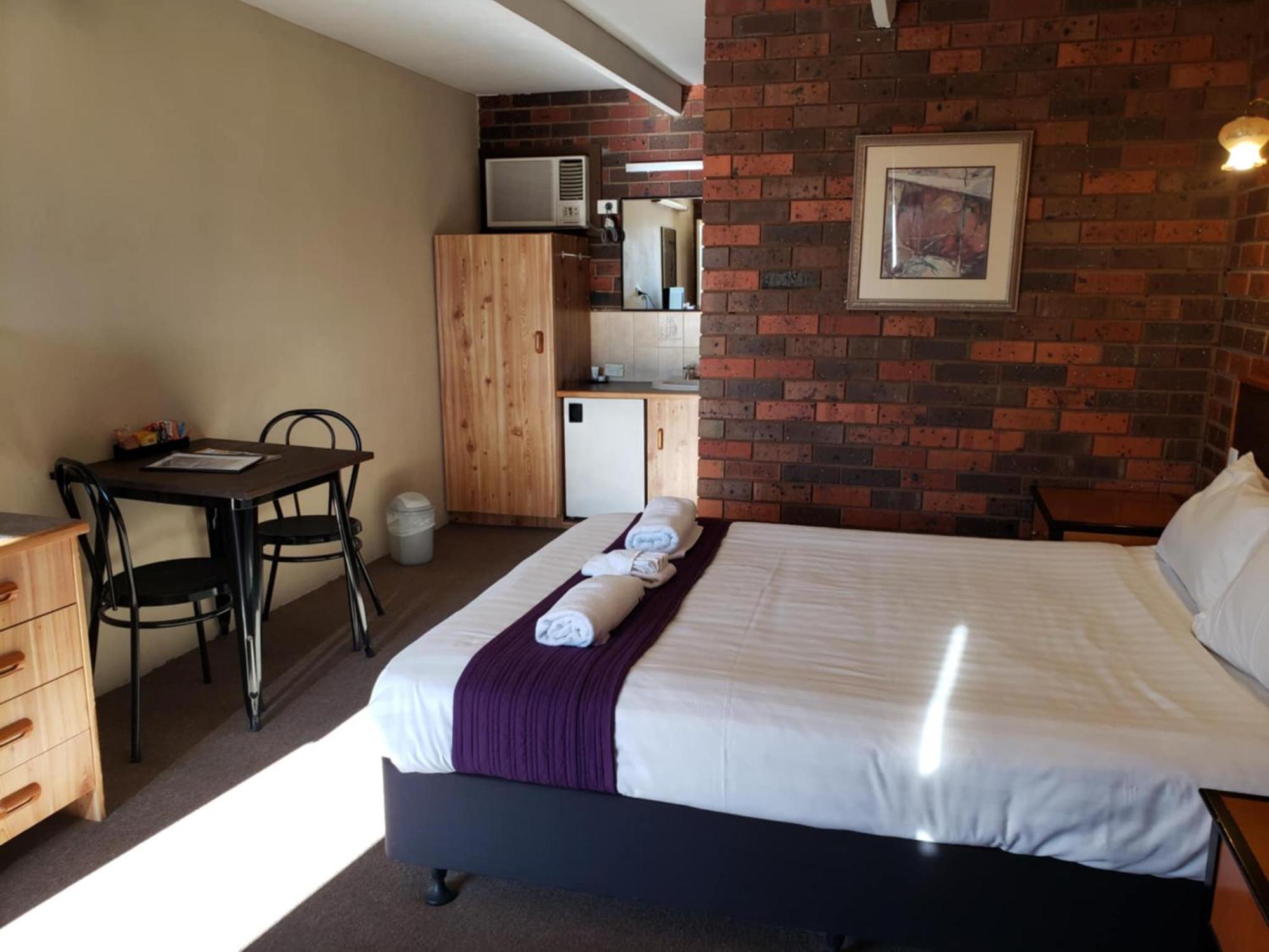 Balranald Motor Inn Room photo