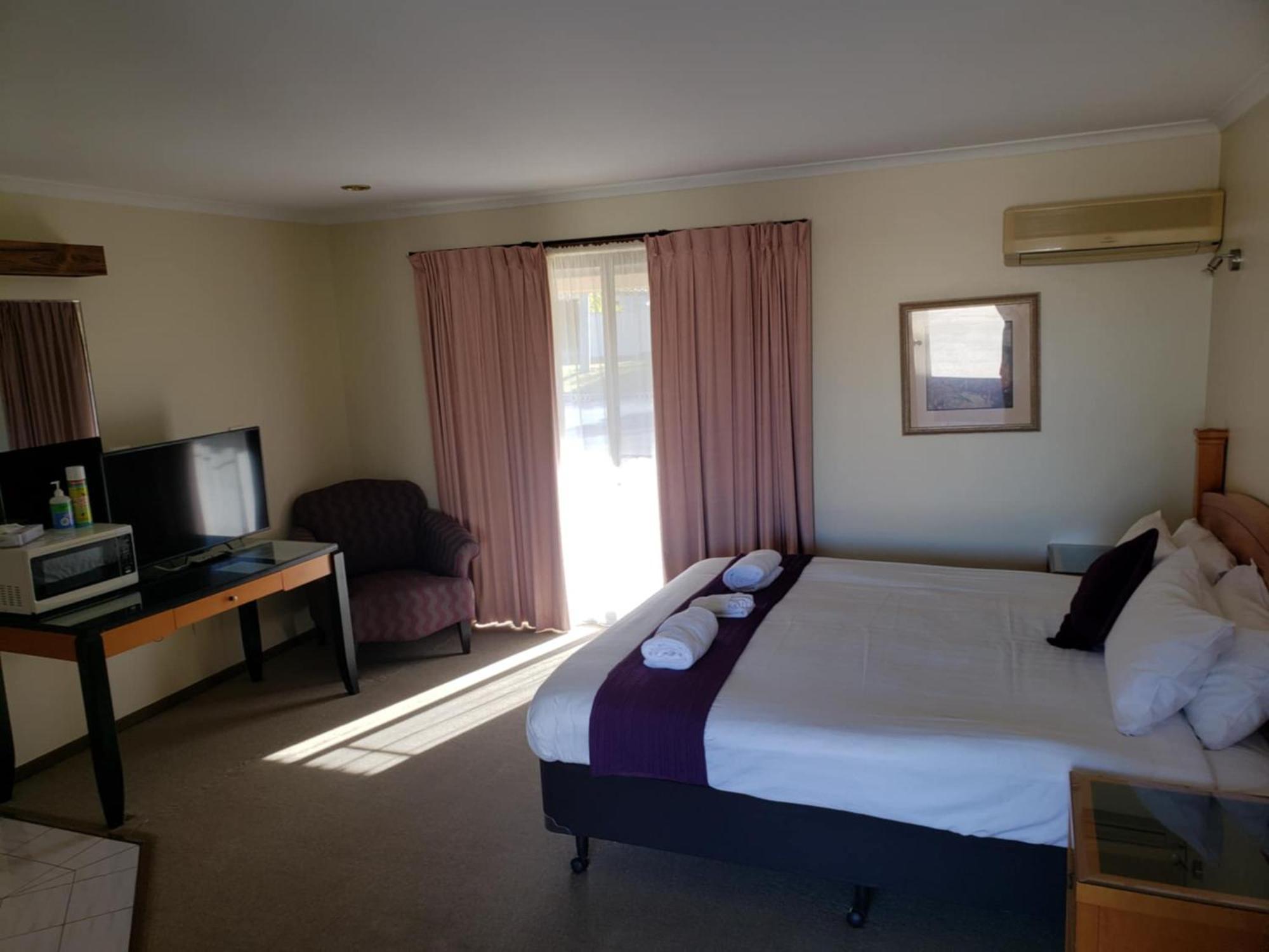 Balranald Motor Inn Room photo