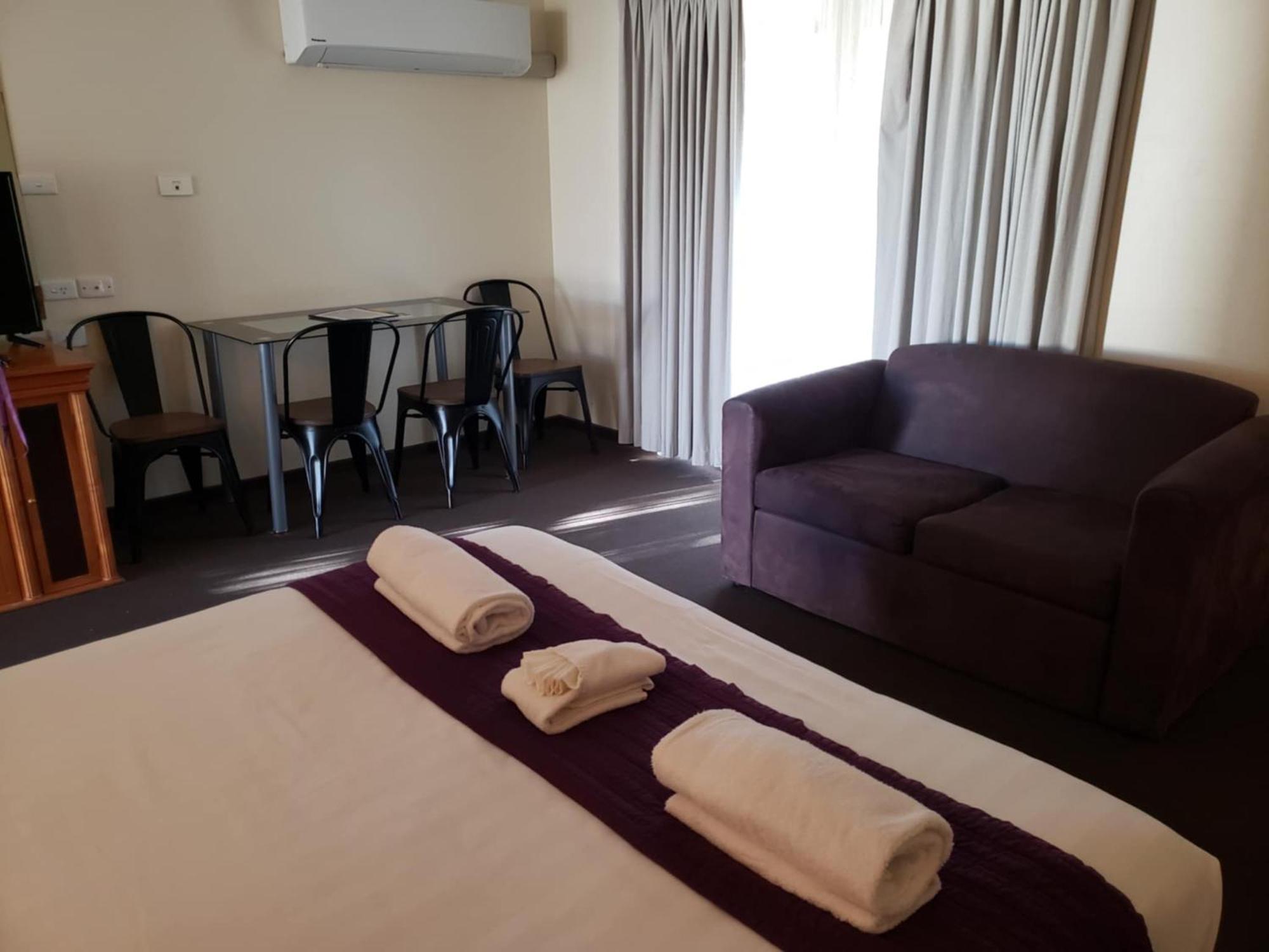 Balranald Motor Inn Room photo